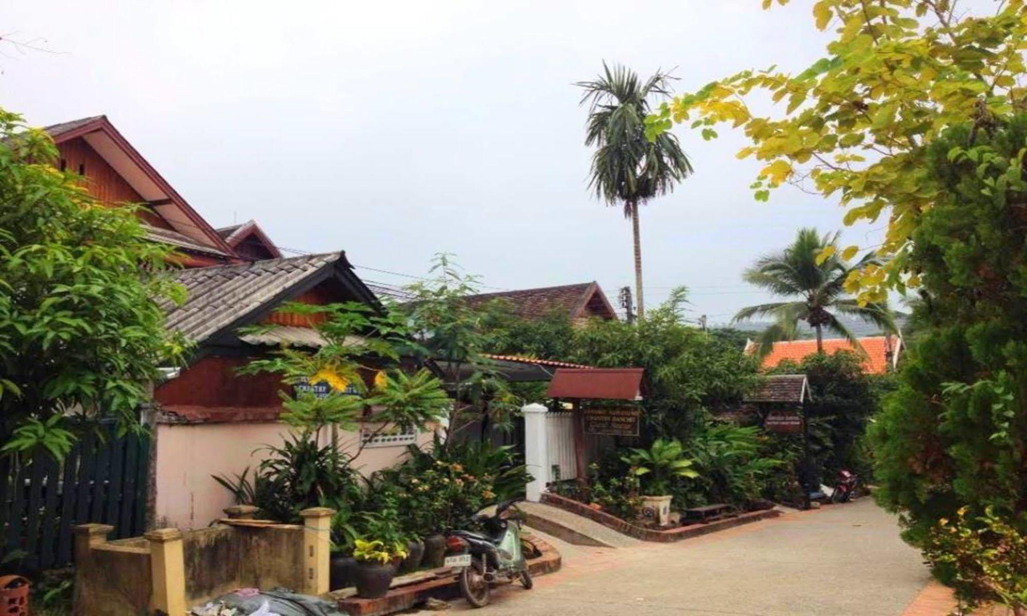 Lpq Backpackers Hostel Luang Prabang Buitenkant foto