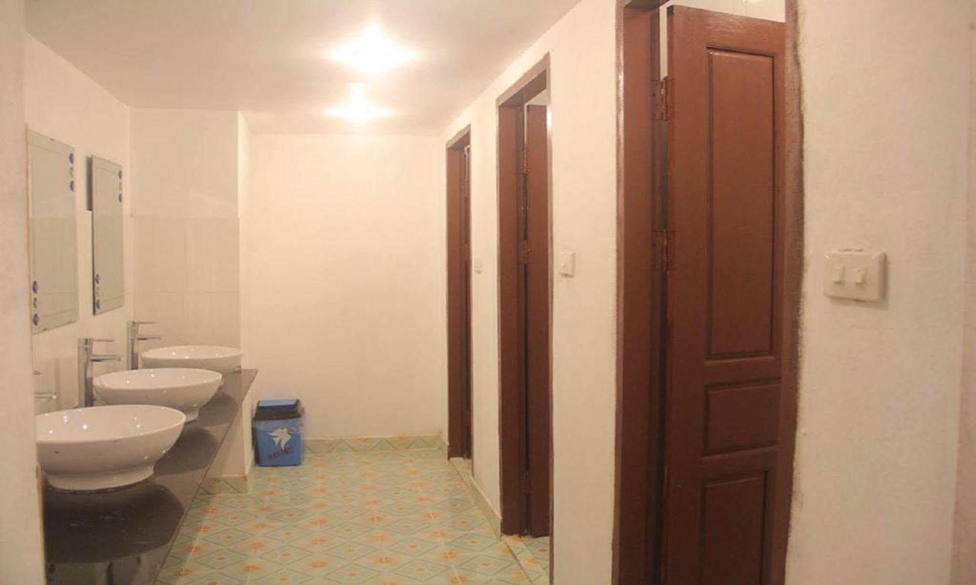 Lpq Backpackers Hostel Luang Prabang Buitenkant foto